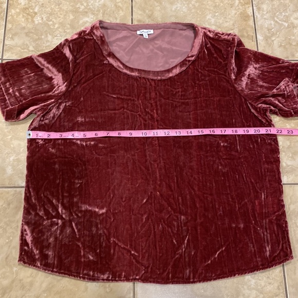 Velvet Top - Picture 2 of 6